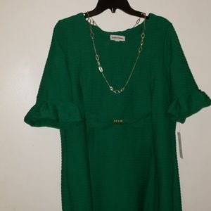 Bell mid sleeved Green dress size 18